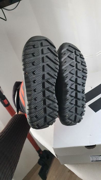 Ботуши ADIDAS SNOWPLAY 30 номер