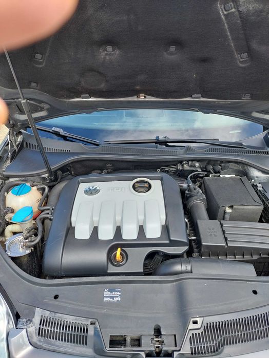 De vinzare vw golf 5.