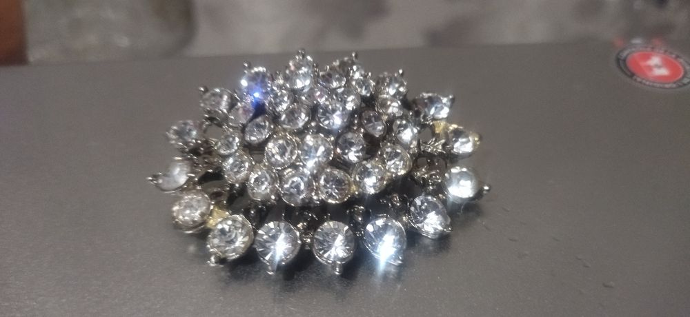 Продается брошка из рубинов , брошь полукруглая , корона для невест