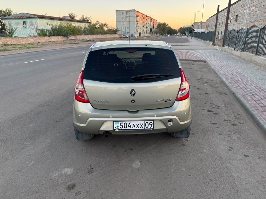 Продам Рено Сандеро