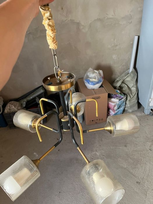 Продам люстру за хорошую цену