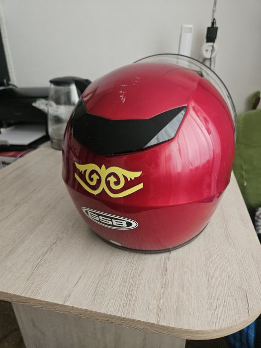 Продам мотошлем в хорошем состоянии..