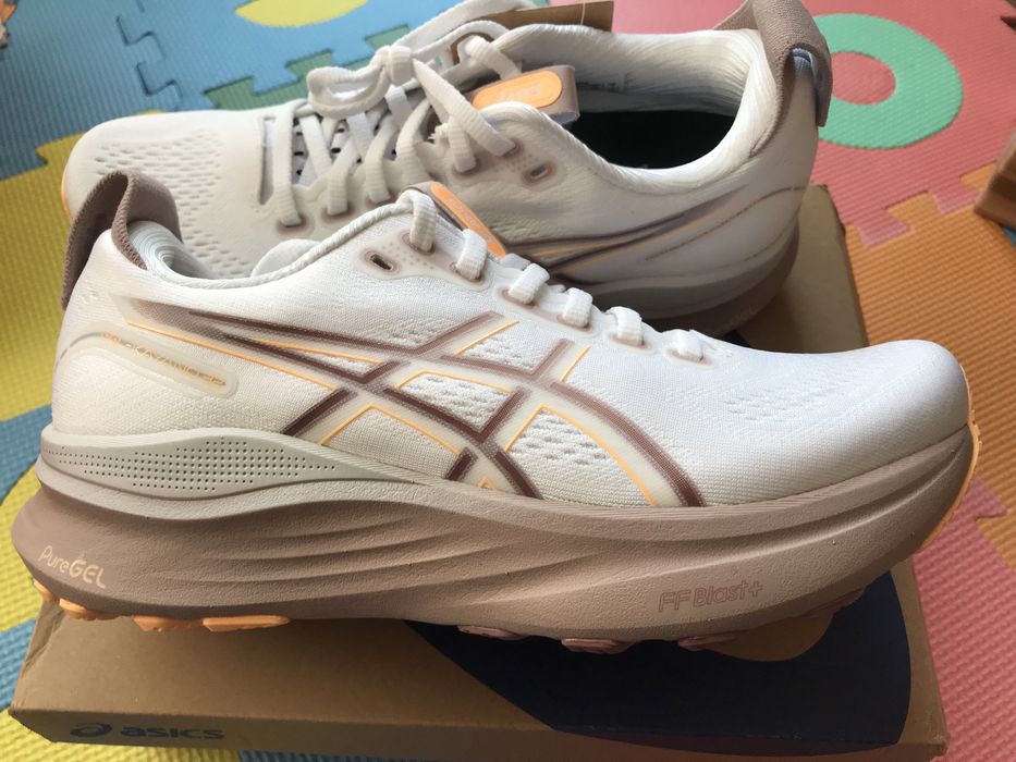 Оригинални дамски маратонки Asics Kayano 32