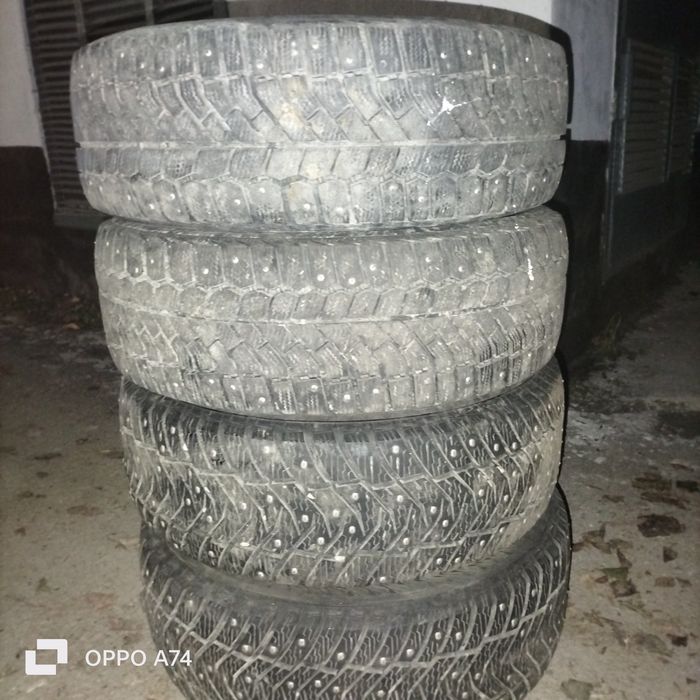 Зимние шины хорошем состоянии