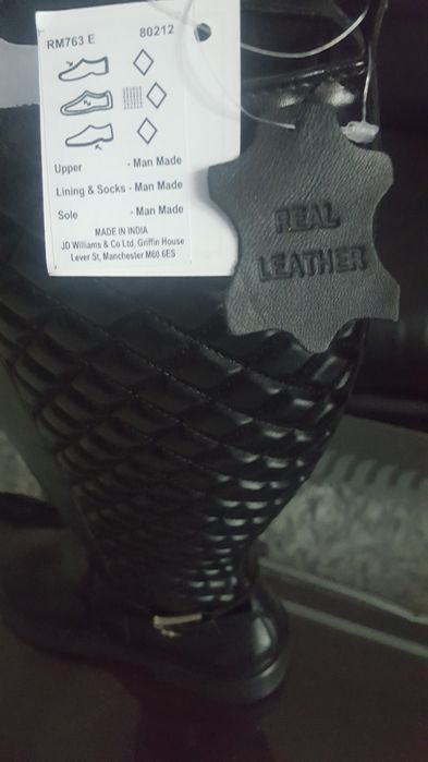 Vand cizme de piele.Sunt noi , comode si f frumoase