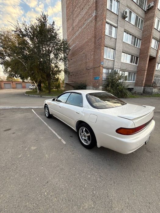 Продам тайоту Карину ед