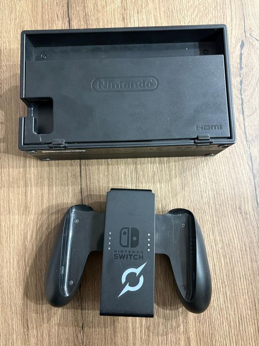 Vând Nintendo Switch