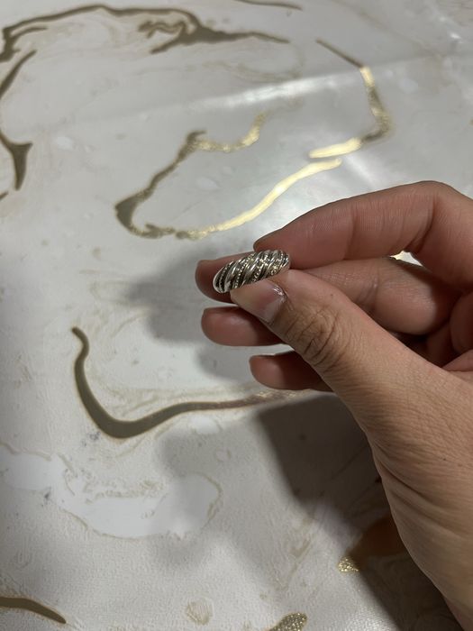 Продам серебряное кольцо