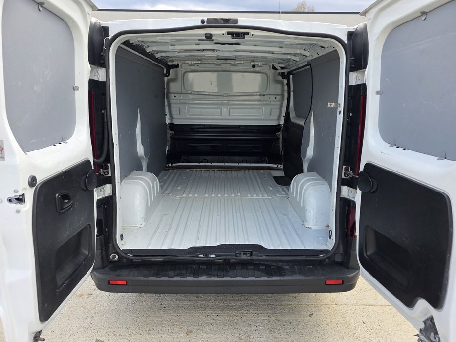 Opel Vivaro 1.6  Diesel euro 6 ,an 2020