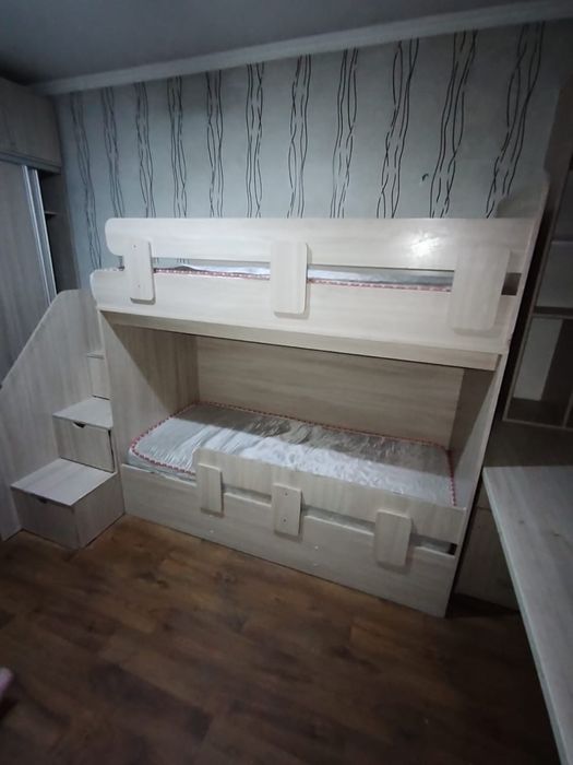 Детская двухьярусная кровать