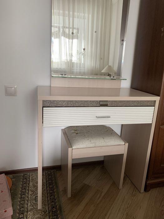 Продам спальный гарнитур