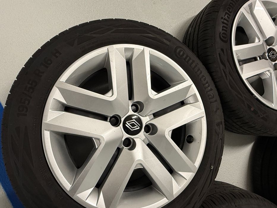 Джанти с гуми за Рено 4x100 16 цола