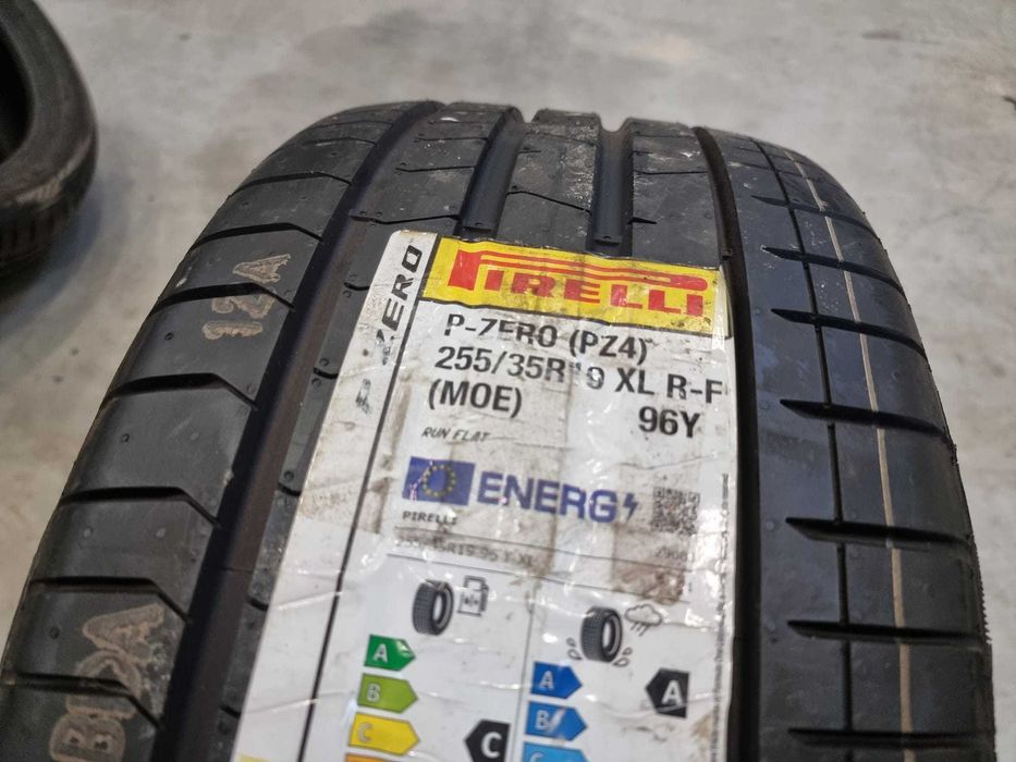 Anvelopa NOUA VARA 255.35.19 Pirelli P zero Runflat [dot 2022]
