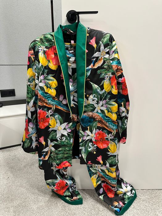 Сатенен костюм Love by Iris