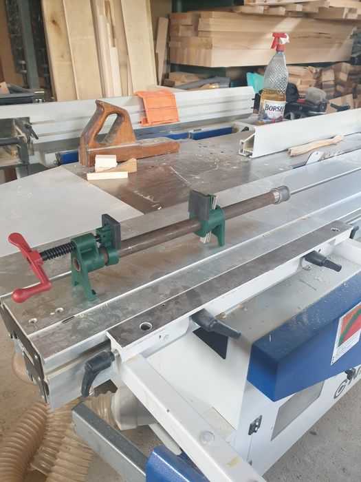 Menghină  (presă) pentru lemn