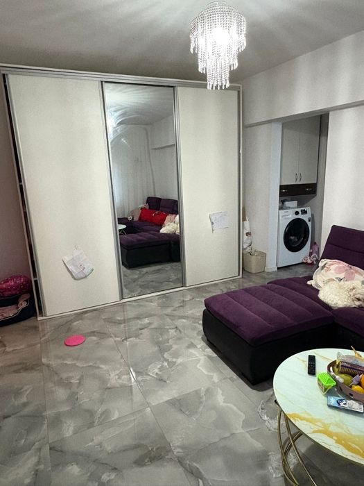 Vand apartament cu 3 camere