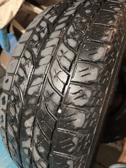 Продам  резину 265/65R17