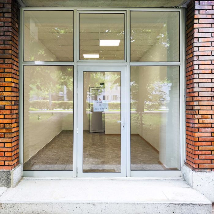 МАГАЗИН под Наем ТОП ЛОКАЦИЯ Пловдив, голямо кръстовище, Паркинг