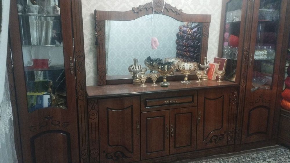 Мебел ва жихозлар сотилади