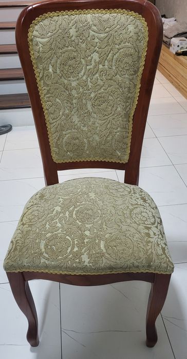 Стол и 8 стульев б/у