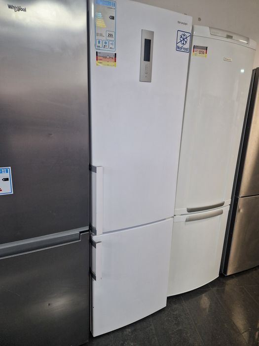 Хладилнек с фризер Sharp A++ No Frost