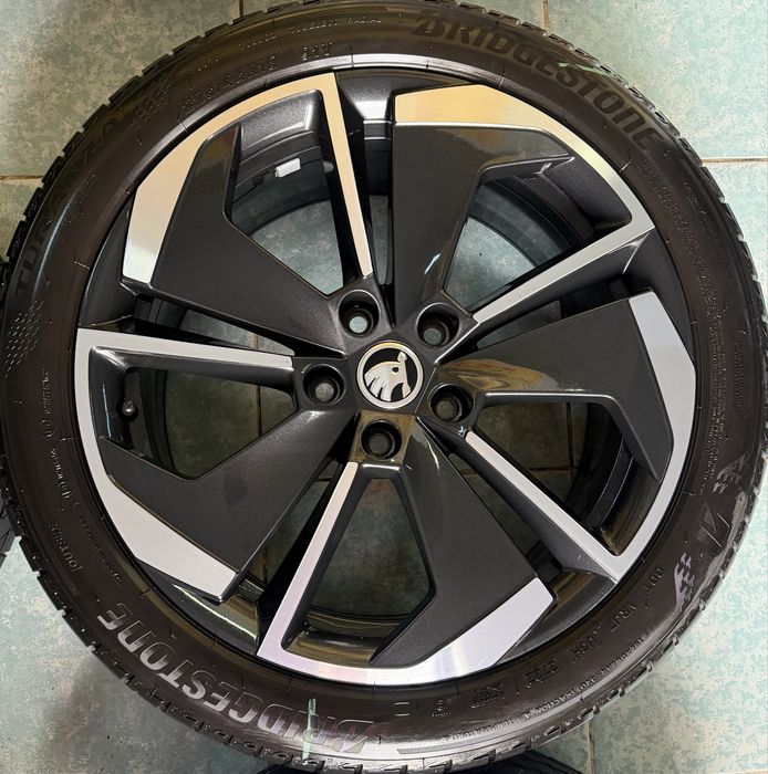 Jante aliaj R18 originale SKODA Octavis RS Superb 225/45/18 Bridgeston