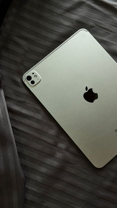 Продам iPad Pro 11, 2024 г., 8/512гб