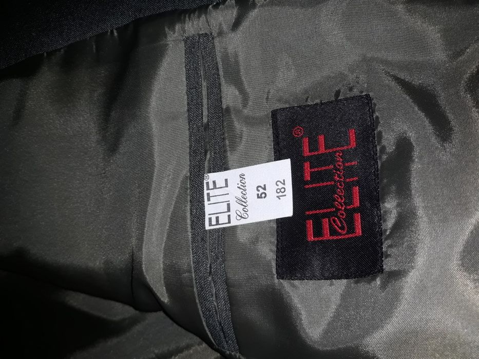 Официален костюм