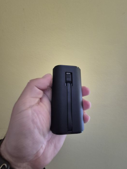 Vând baterie externă 9000mAh compactă pentru iPhone și Apple Watch