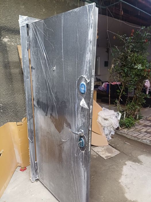продам входную дверь
