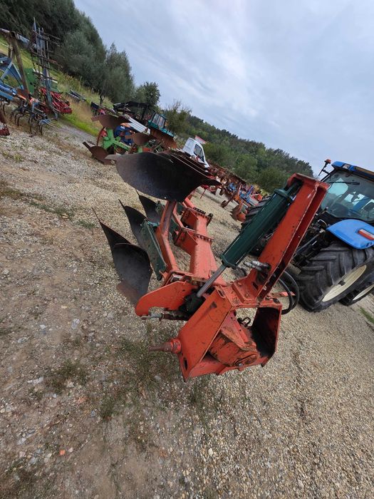 Plug reversibil Kverneland 3+1 brazde