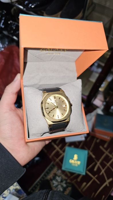 Стильные часы Galaxy Collection Gold