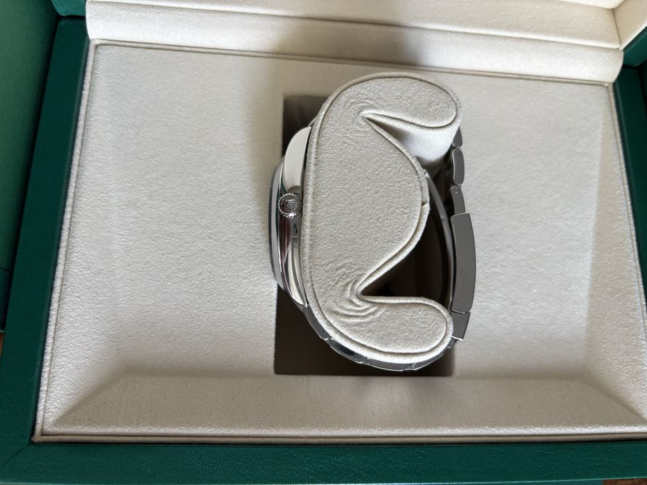 Ceas Rolex Oyster Perpetual Green 41mm, 2025, ca nou, full set