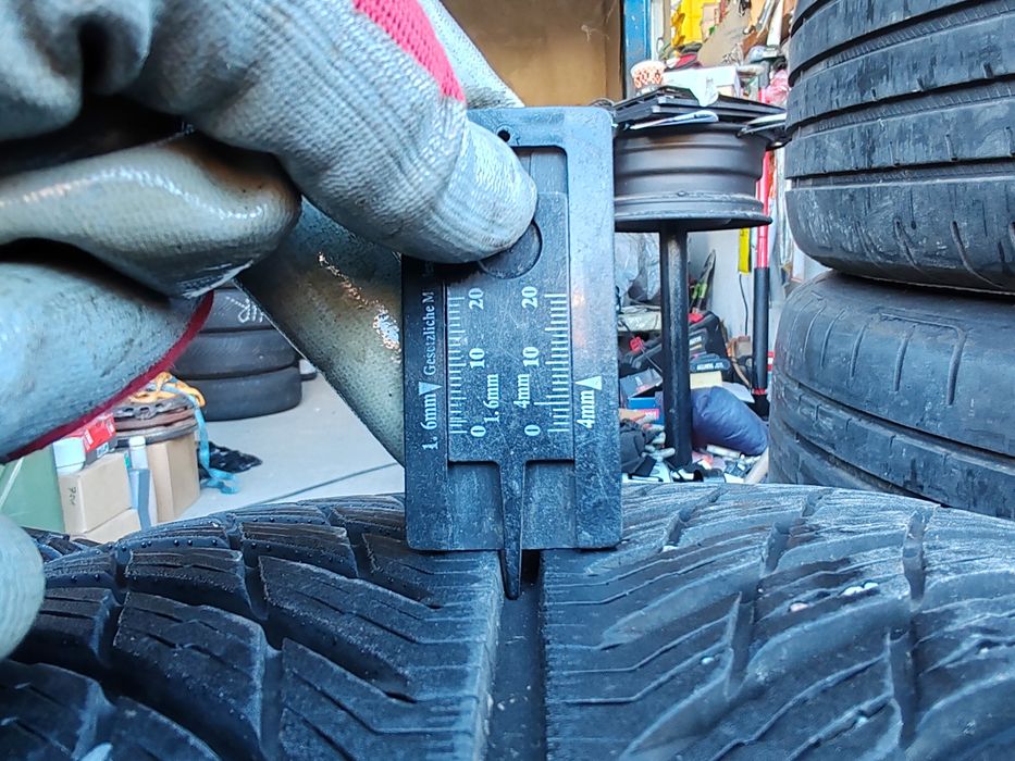 225/45/19 - Мишелин