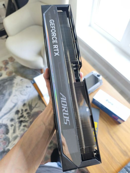 Видеокарта Gigabyte RTX5080 AORUS MASTER 16G