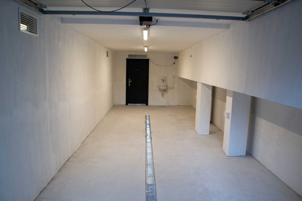 Дава се под наем Гараж / Паркомясто в София, Лозенец - 44 кв.м за 293.25 € - Снимка #3