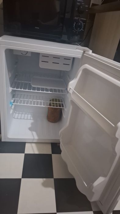 Холодильник,бирюса