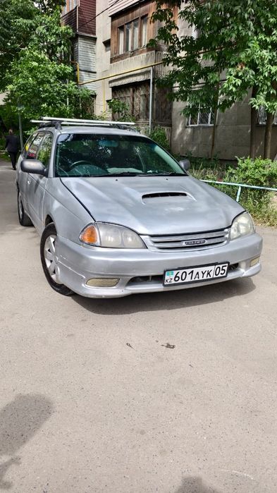 Авто Тойота калдина