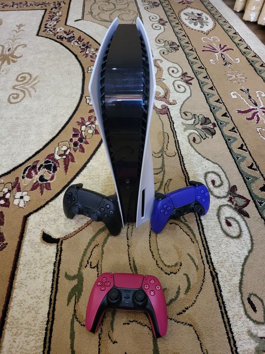 PlayStation 5 с дисководом (825 ГБ) + 3 геймпада + Топовые игры!