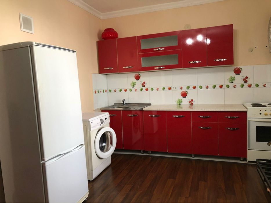 Продам 2 комн квартиру Бабура Яккасарай