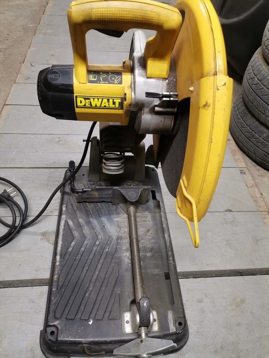 Професионален циркуляр за метал DeWalt DW871