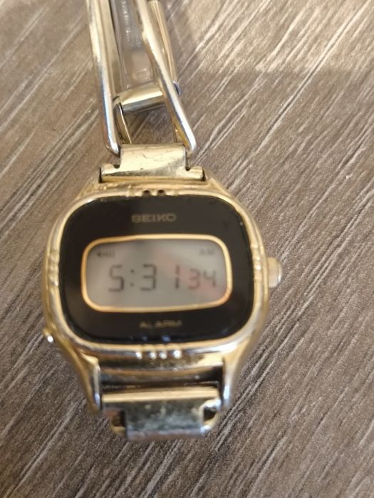Seiko digital de dama