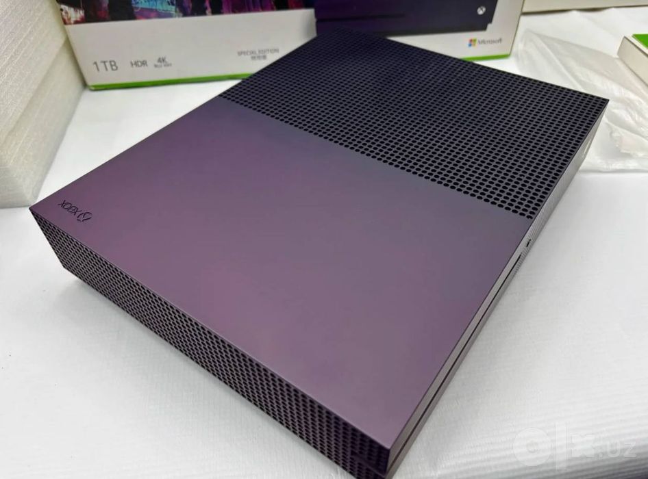 Xbox one S +4 диска в комплекте