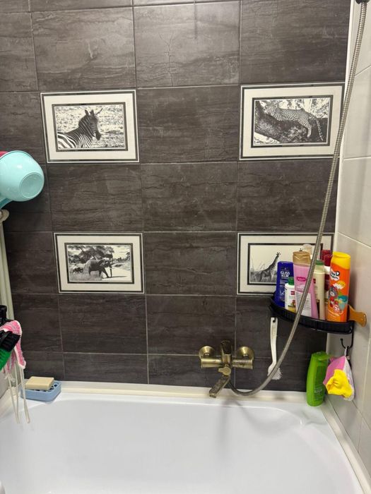 Обменяю 2 х ком кв рядом с ДК