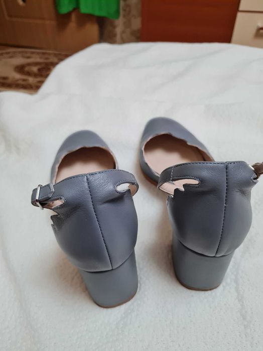 pantofi din piele marime 38