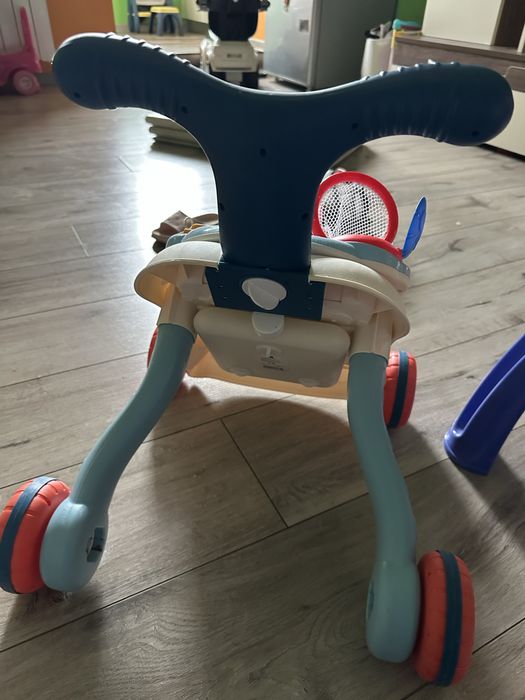 Уокър на Kikka Boo