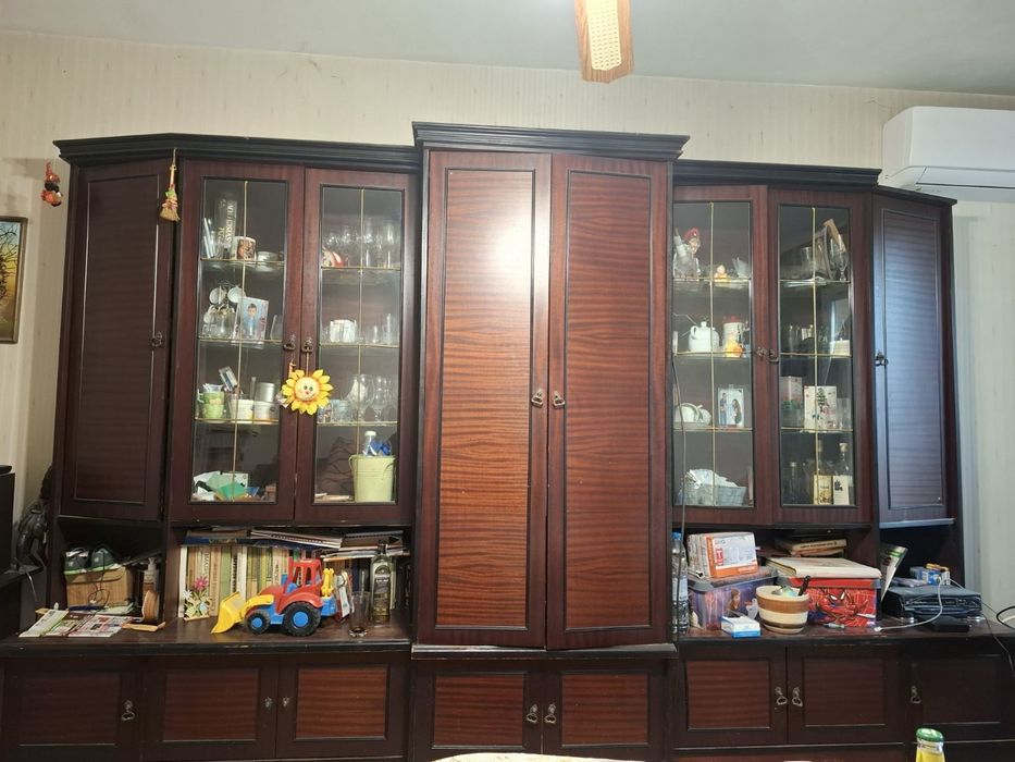 Холна секция супер запазена