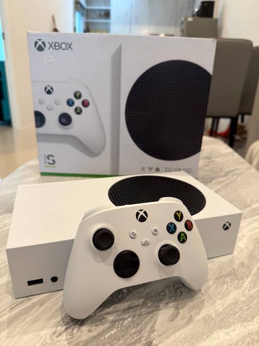 Xbox series s с джойстиками