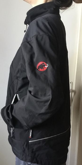 Geci pantaloni Mammut jack wolfskin si alte marci