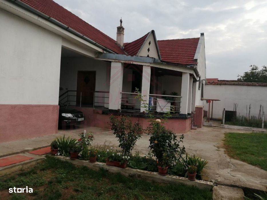 Proprietate Cu 2 Case Și Curte\Valea Timișului\Jud.cs